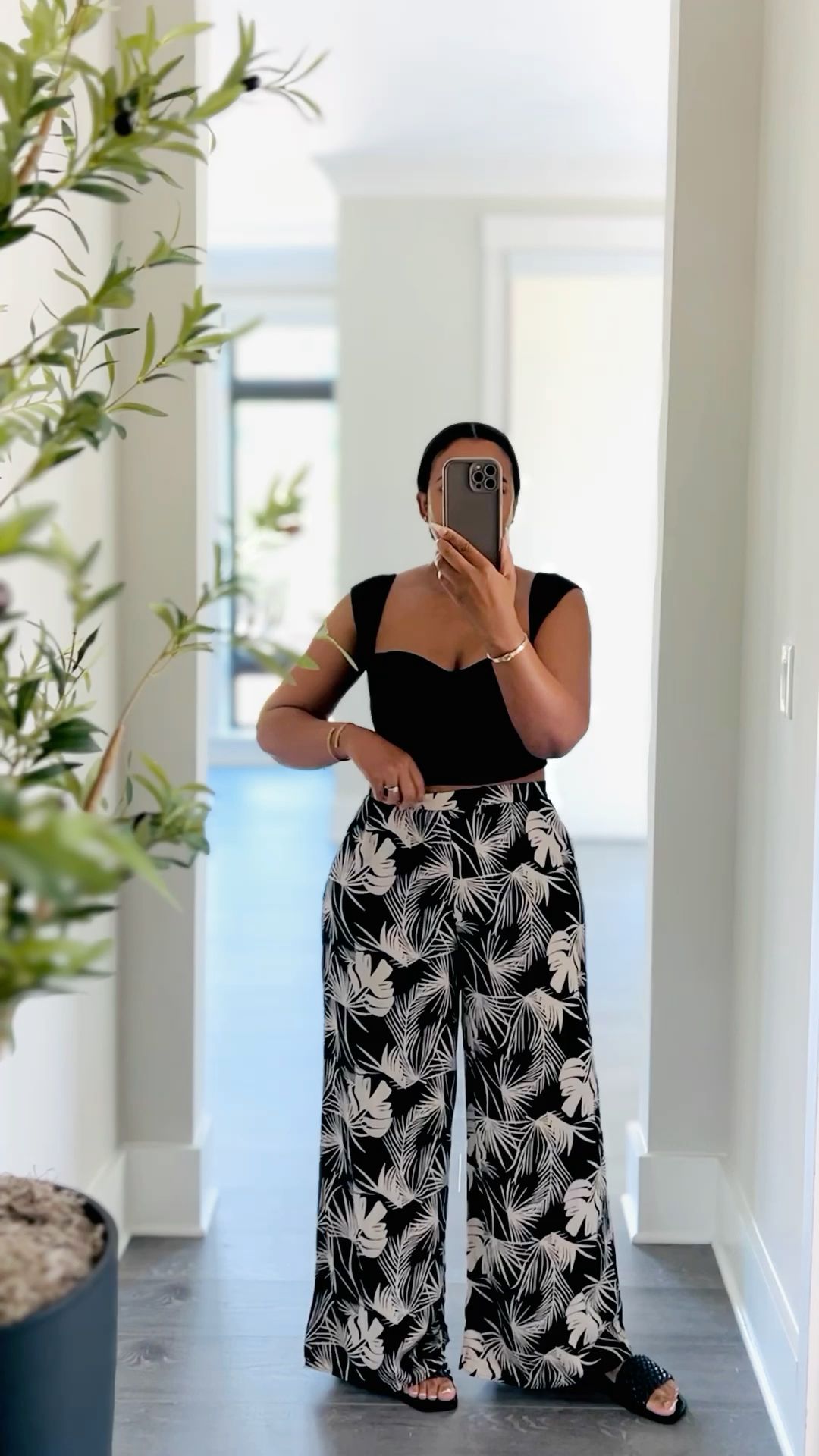 Black & Cream Summer Outfit